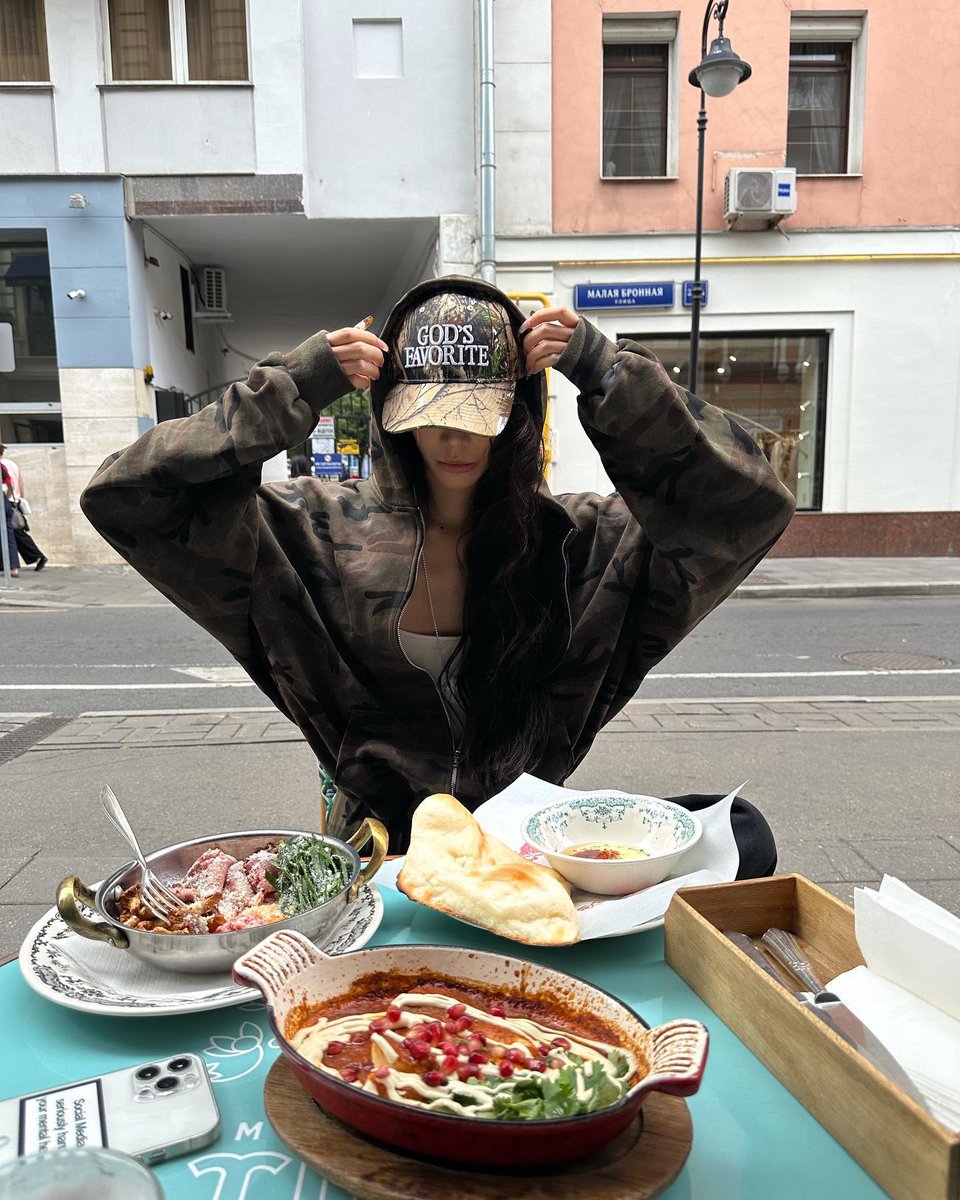 Nerea_JB's tweet photo. 私の特技は、どこでもいつでも3秒で眠れること。 🎶🤔
LNuFN https://t.co/3fVfj41zTp