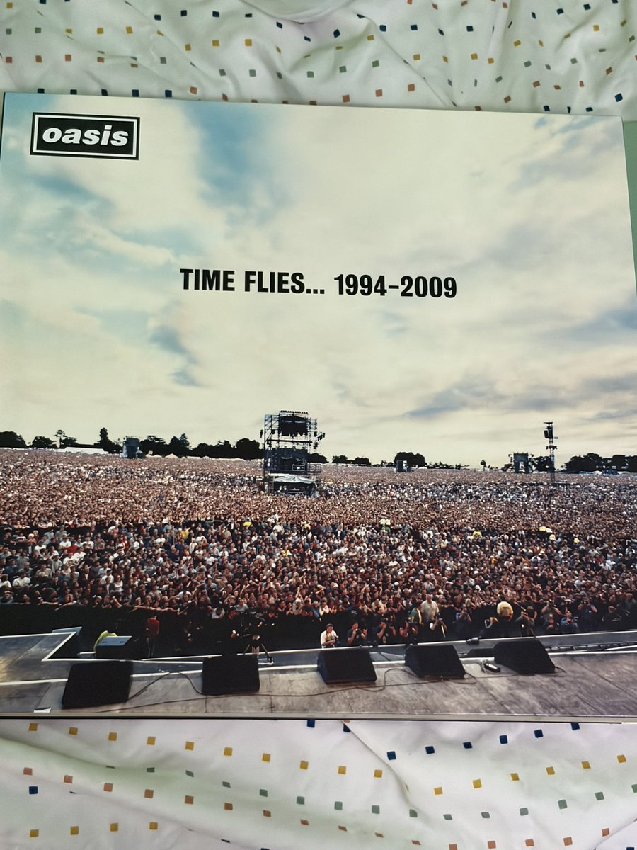 L_IsUpInTheSky_'s tweet photo. This made my day so much better, I was devastated about not seeing Oasis in 27, but maybe this was an apology for that ❤️ #Oasis #Oasistwt https://t.co/oOhlT3OeFy
