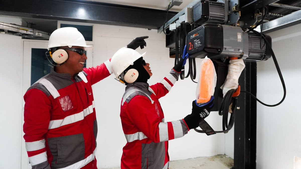 VeoliaSabana's tweet photo. Frente a los desafíos de El Niño, seguimos fortaleciendo la operación y avanzando hacia la transición energética en Sincelejo, Corozal, Chinú y Magangué. Innovación, eficiencia energética, control de fugas y educación ambiental para proteger el agua y construir territoriosfuertes https://t.co/2u6nrUAHNF