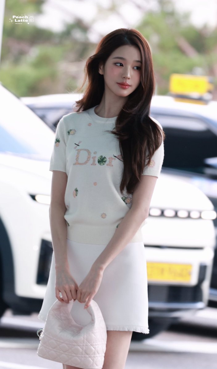 PeachLatte_wy's tweet photo. 260928 ✈️ Paris

#ParisBoundWonyoung
#JANGWONYOUNG
#WONYOUNG
#DiorSS27 @Dior
#IVE #아이브 #장원영 #ウォニョン https://t.co/SueyTZumfp