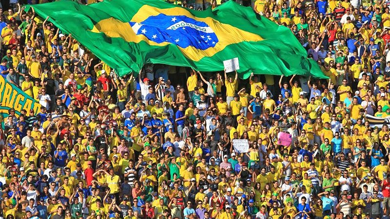 JoaquinEterno's tweet photo. Torcidas que já declararam apoio a Flávio Bolsonaro:

Flamengo: Charanga Rubro-Negra, Torcida Jovem Fla, Raça Rubro-Negra, Urubuzada, Fla-Manguaça, Falange Rubro-Negra, Nação 12, Império Rubro-Negro

Palmeiras: Mancha Verde (Mancha Alviverde), TUP, Savoia

São Paulo: Independente, Dragões da Real, TUSP

Corinthians: Gaviões da Fiel, Camisa 12, Pavilhão 9, Estopim da Fiel, Coringão Chopp, Fiel Macabra

Santos: Torcida Jovem Santista

Vasco: Força Jovem Vasco, Ira Jovem Vasco, Rasta do Vasco, TOV

Fluminense: Young Flu, Força Flu, Falange Tricolor, Bravo 52

Botafogo: Torcida Jovem, Fúria Jovem, Loucos pelo Botafogo, Fogoró, Botachopp, Folgada, Resistência Alvinegra

Grêmio: Geral do Grêmio, Torcida Jovem do Grêmio

Internacional: Camisa 12, Guarda Popular, Super FICO, Nação Independente, Roots 1909

Atlético-MG: Galoucura

Cruzeiro: Máfia Azul, Pavilhão Independente