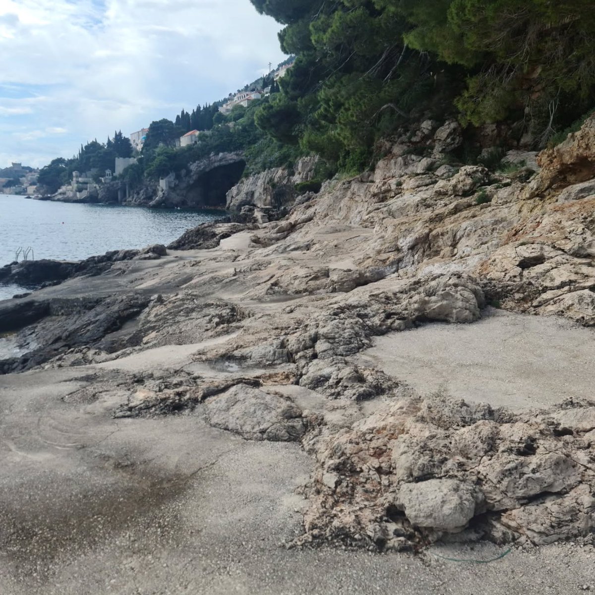 thayssilva46's tweet photo. Sights around Dubrovnik, Croatia... #Dubrovnik
#CroatiaTravel
#AdriaticSea
#TravelEurope
#Wanderlust https://t.co/dQFpeRbt8D