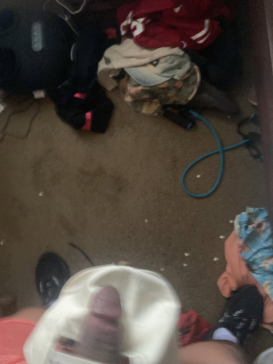 thirdcoastthot's tweet photo. Excuse the mess but peep my 🆕 snapback holder at the bottom of the pic🧢🚫 https://t.co/JADhFUedI8