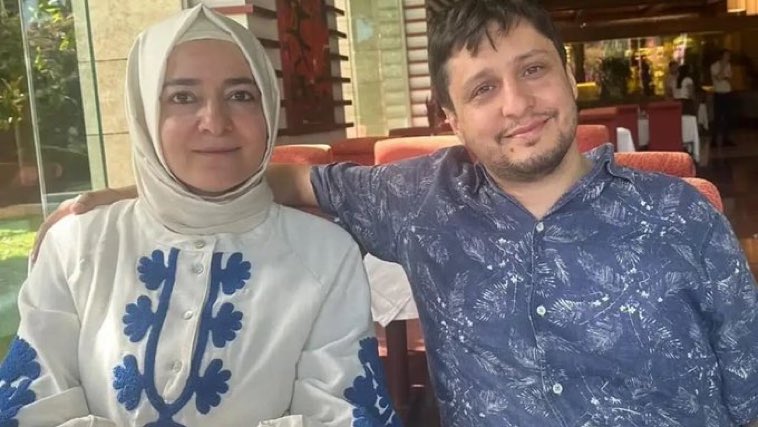 bkenes's tweet photo. Harami İslamofaşist Erdoğan kertenkele taktiğinde ustalaştı. Sıkışınca kuyruğu koparıp gövdeyi, kafayı kurtarmaya çalışıyor. https://t.co/g8xCbSSWBB