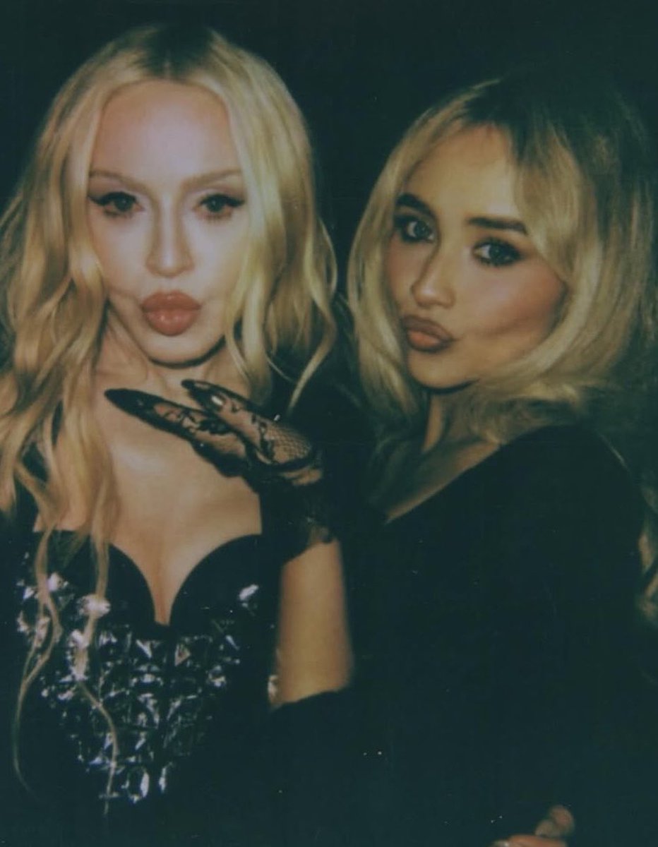 tracklist's tweet photo. 🚨 "Bring Your Love", de Madonna e Sabrina Carpenter, VENCEU a categoria "Melhor Colaboração" no #VMAs https://t.co/d5viEN1x9b
