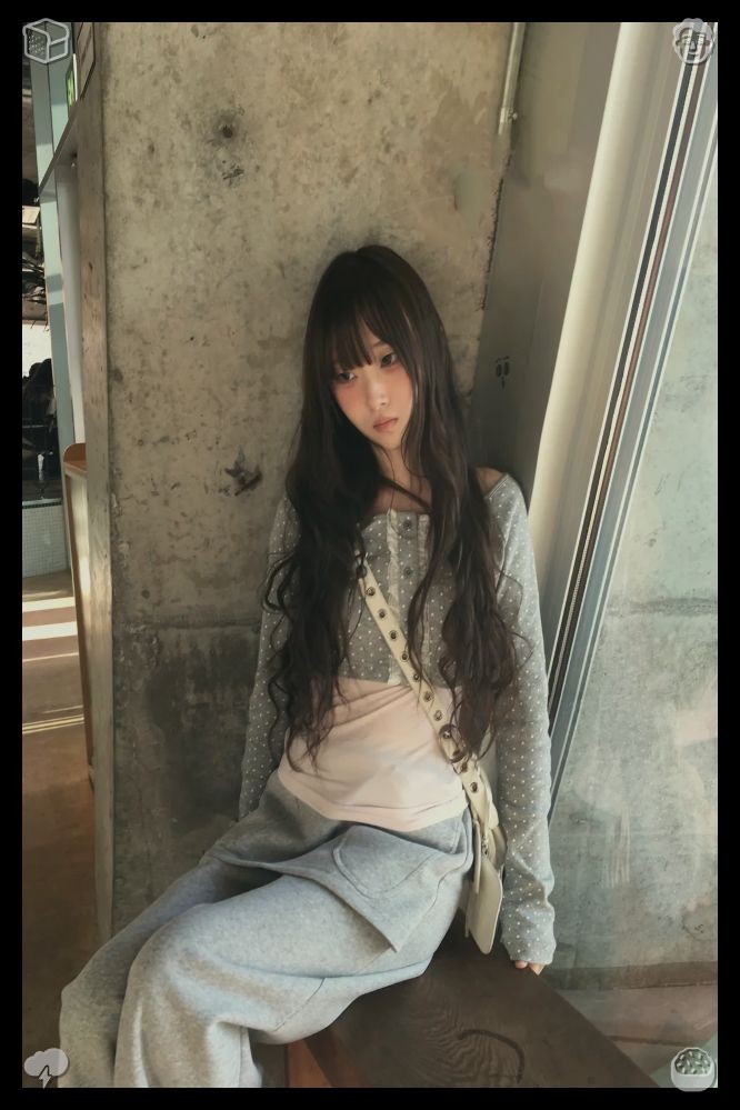 cenotrss's tweet photo. 🧝Tomato saladThe next morning, Clara wakes up early, as usual, and goes out to the garden. She kneels down, checking on the daisies, gently watering them, and smiles. She thinks about her grandmother, about the journey she’s been on, about all the people who have https://t.co/oAXYZyoKev