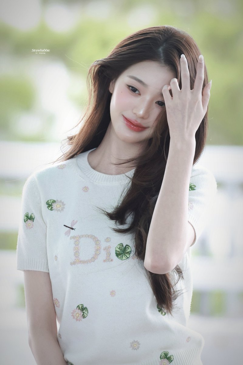Strawbabbie_wy's tweet photo. 260928 

🍃🌸🤍

#아이브 #IVE #장원영 #JANGWONYOUNG #원영 #WONYOUNG #ウォニョン @IVE_twt https://t.co/klZDQAYmbn