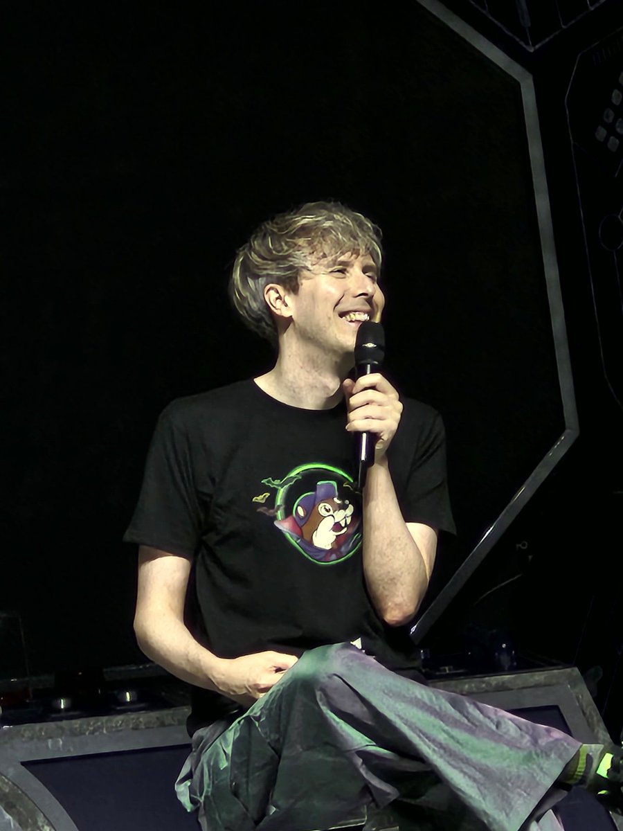 edensnotonfire's tweet photo. the most beautiful man on the planet are you joking https://t.co/ZUbLNI5gqK