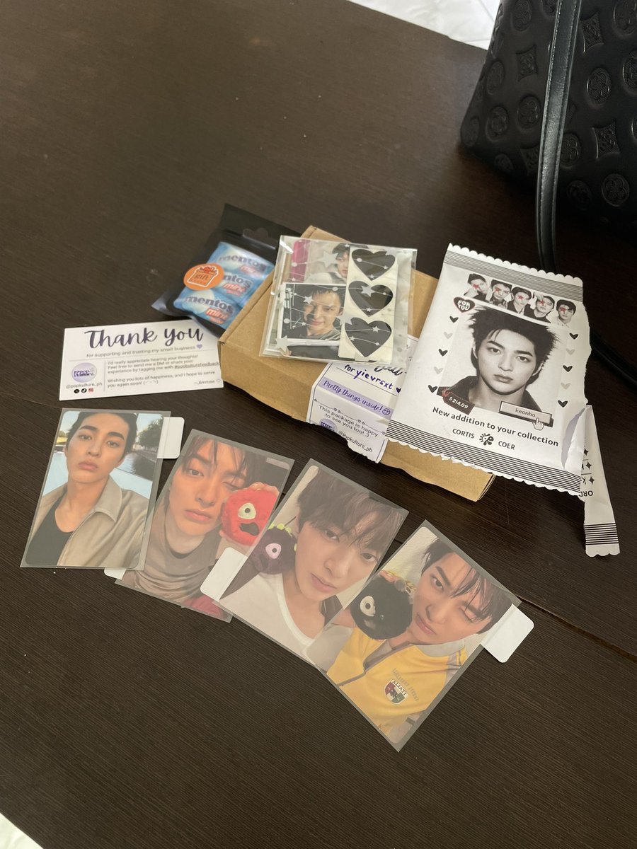 yievrsxt's tweet photo. ˚.⋆꒰১ @popkulture_ph ໒꒱⋆.˚
first and definitely not the last order from us! smooth transaction and first time din experiencing sdd hehehe thank you so much din po kasi safe nakauwi samin si keonho and sa sandamakmak na freebies 𑣲⋆｡˚ — #popkulturefeedback https://t.co/VLg0vjSKCW