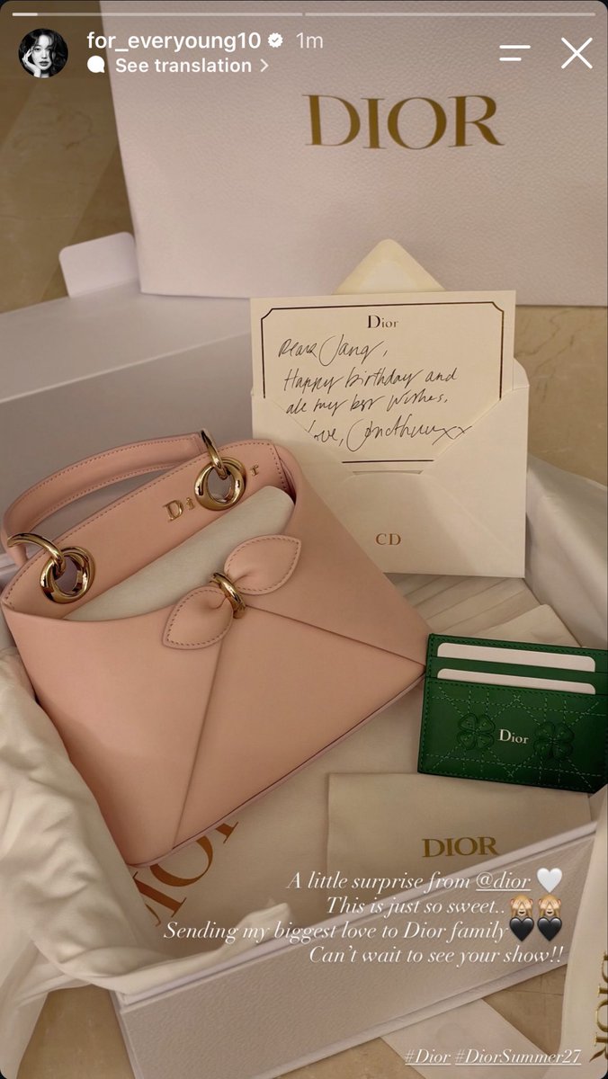 wonyoungcloset's tweet photo. I KNEW IT, SIGNED EVEN BEFORE HER BDAY

WONYOUNG EN ROUTE #ParisBoundWonyoung #JANGWONYOUNG #WONYOUNG #DiorSS27 @Dior https://t.co/K3H5t7AbRK