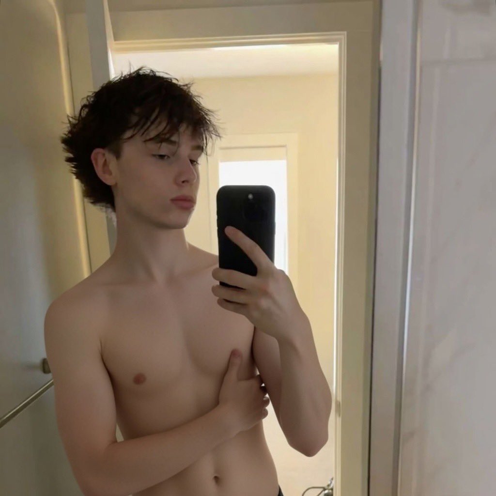 XelebFakes's tweet photo. noah risling #nsfw #nsfwtwt #nsfwtwtًً #nsfwtwtً #nsfwtwtﾟ #nsfwtwtًًًٌٌٍِّ https://t.co/eTBad45kh5