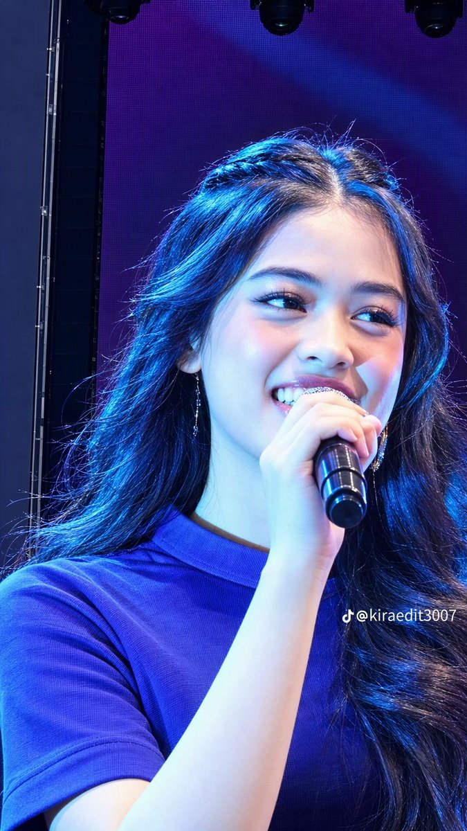 real_nsure's tweet photo. Aqeela mode idol 😭 gak kuat cantik bgtt big screenya 😫🫠🫠😭 https://t.co/MUc8TbYYCL