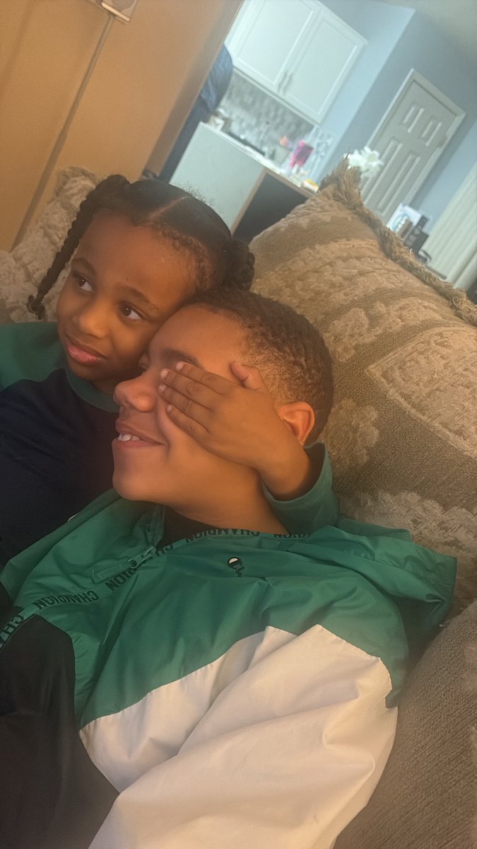 prettiesunray's tweet photo. 🤞🏽🖤 brotherhood . https://t.co/GmtCZJXa7x