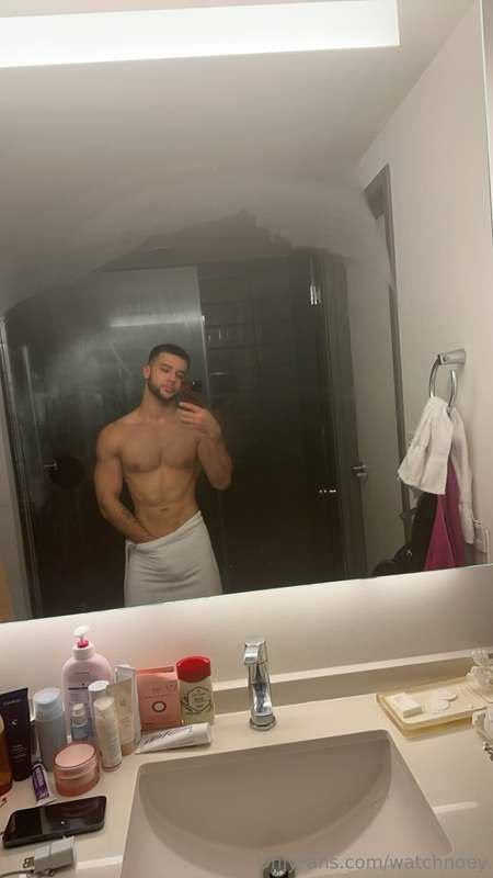 blasxu's tweet photo. noey so fuckinnn hot https://t.co/BgbM9b3Ghm