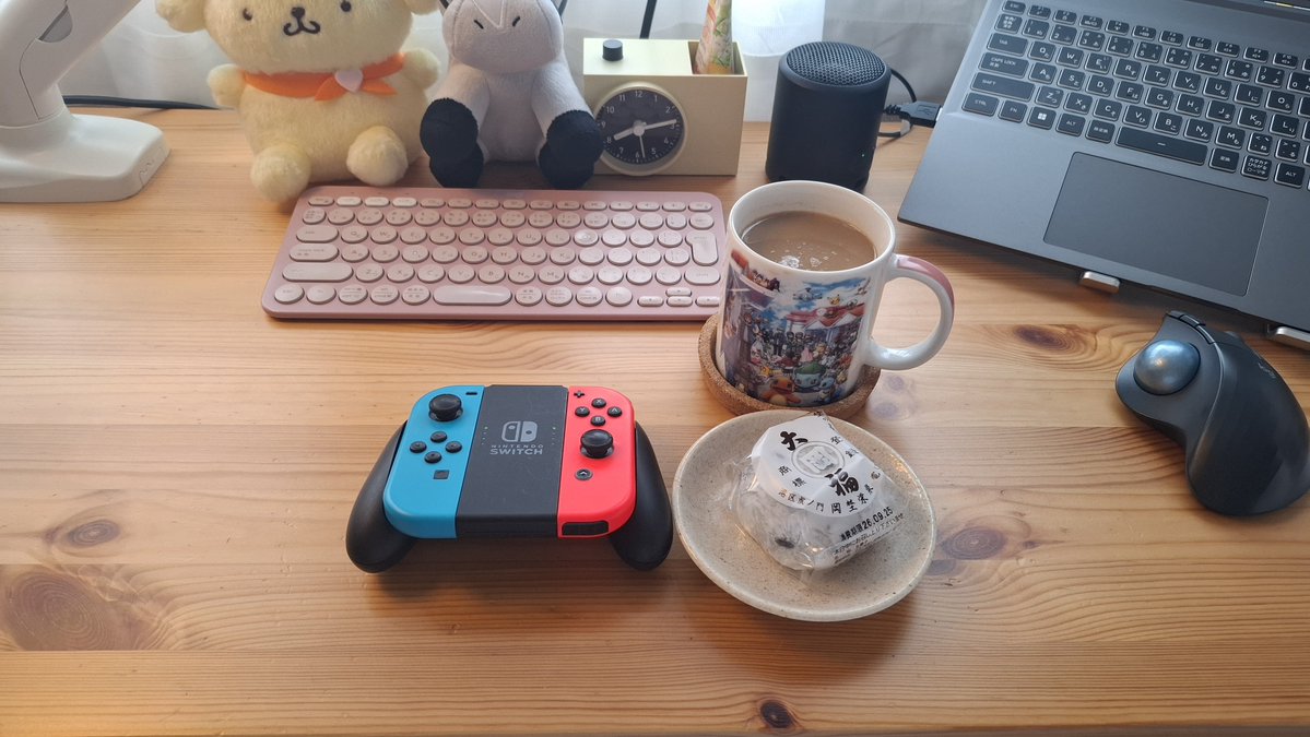 andy_wkwk_'s tweet photo. 弟から初代Switchを無期限レンタルしました！
金銀クリスタル以来のポケモン！
いろいろボタン押したらホゲータが走り回りだした、3歳児みたいで可愛い
ちなみにスカーレットやってる https://t.co/N5eGrk2rUB