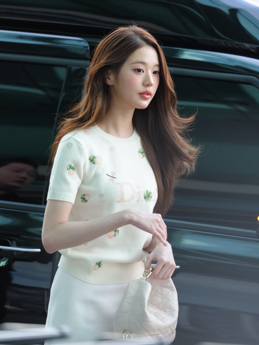 Ayano_WonYoung's tweet photo. 260928 인천공항

디올천사❤️

WONYOUNG EN ROUTE #ParisBoundWonyoung #JANGWONYOUNG #WONYOUNG #DiorSS27 @Dior https://t.co/c4OXthjaYN