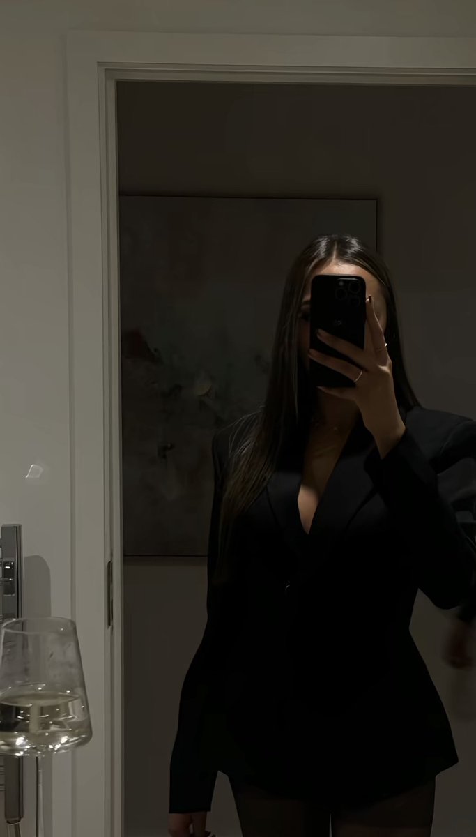 h5yon1's tweet photo. i need someone to spoil me asap #paypig #daddy #sugar https://t.co/n9KOKOnMgE