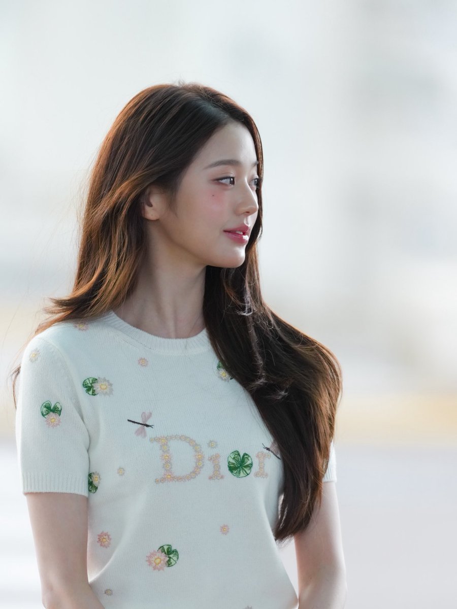 Ayano_WonYoung's tweet photo. 260928 인천공항

넘이쁘😭

WONYOUNG EN ROUTE #ParisBoundWonyoung #JANGWONYOUNG #WONYOUNG #DiorSS27 @Dior https://t.co/ooA7DkCyDF