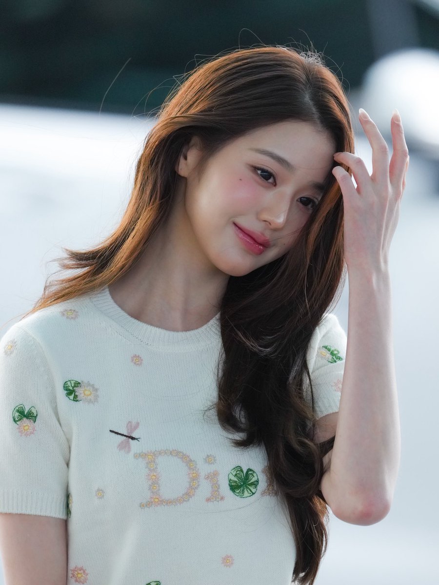 Ayano_WonYoung's tweet photo. 260928 인천공항

넘이쁘😭

WONYOUNG EN ROUTE #ParisBoundWonyoung #JANGWONYOUNG #WONYOUNG #DiorSS27 @Dior https://t.co/ooA7DkCyDF