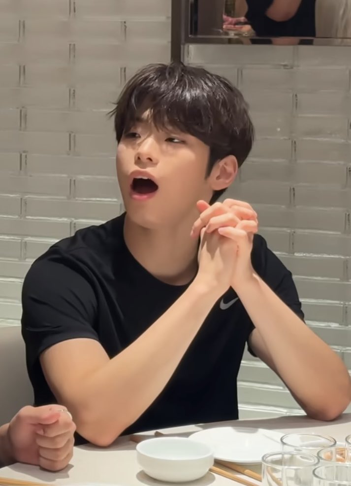 just_for_ffuunn's tweet photo. 안먹어.맛있어.멍해. https://t.co/OHoDw3HrMr