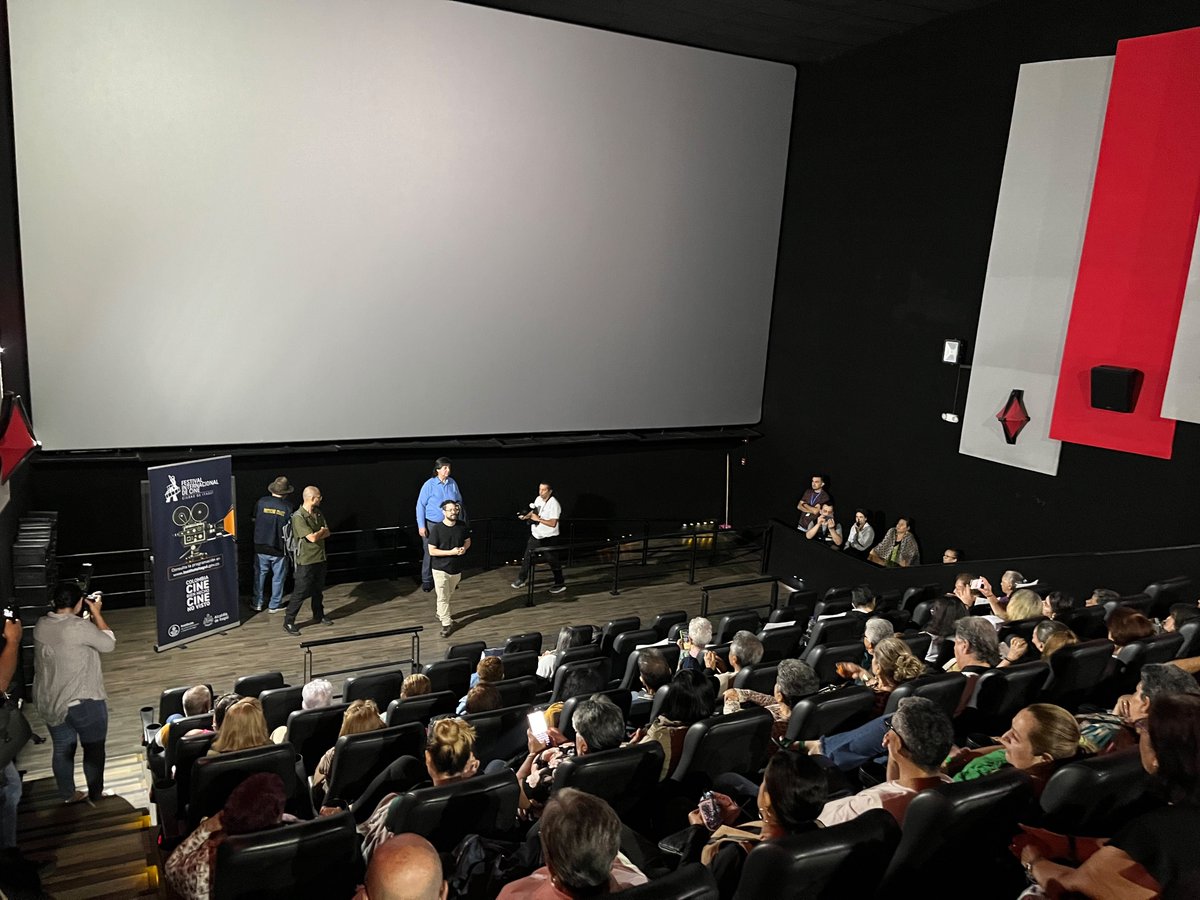jira2601's tweet photo. 🎬✨ Hoy estuvimos participando en la IX edición del Festival de Cine de Itagüí, compartiendo un momento muy agradable y disfrutando de un espacio lleno de cultura, arte y entretenimiento. 🎥💙
#FestivalDeCine #Itagüí #Cultura #Arte #Comunidad #SerSocial https://t.co/kMfXKYfbnV