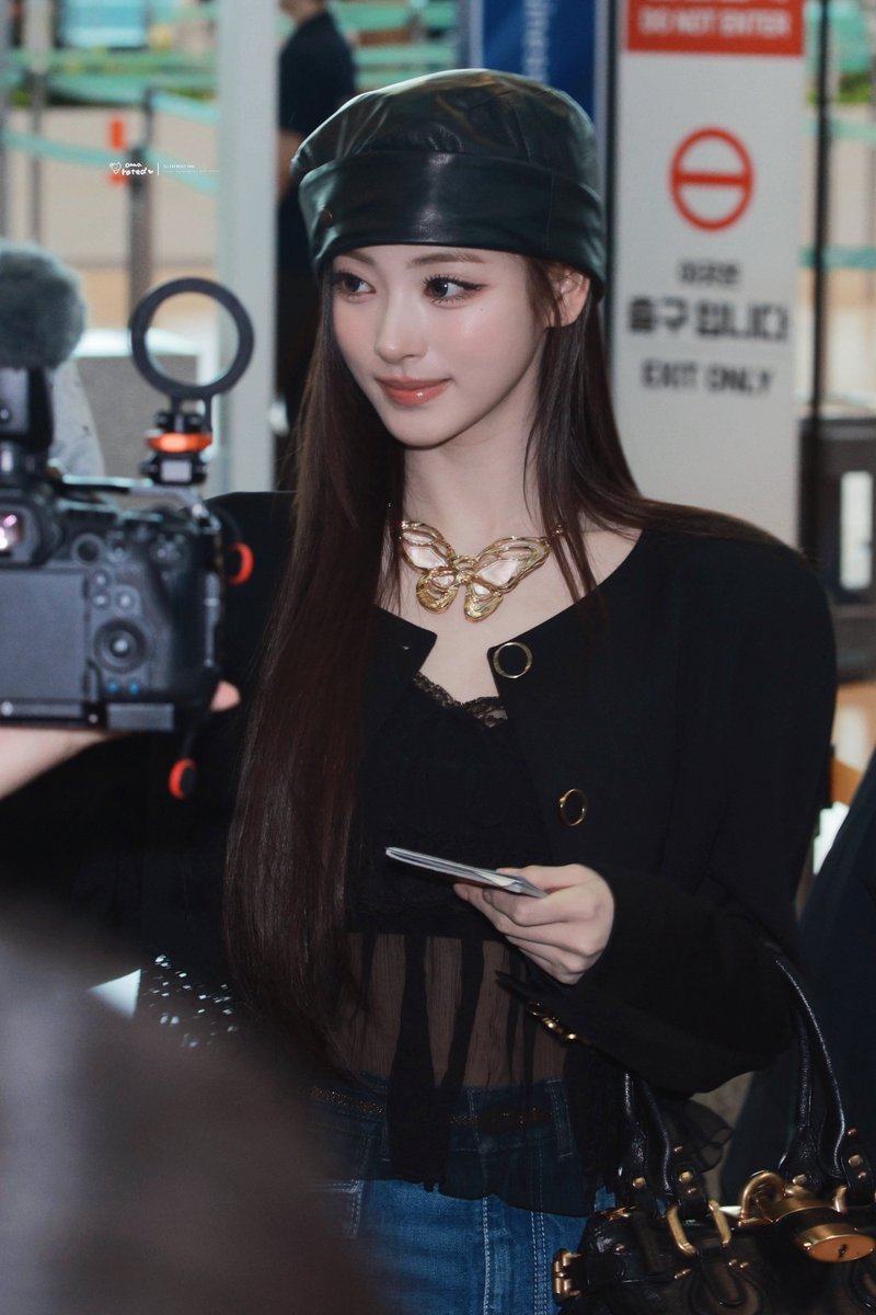 annarated's tweet photo. 260928

#ANNAxCHLOÉ
#ANNA #안나 #MEOVV #미야오 https://t.co/1CeY8IFGDJ