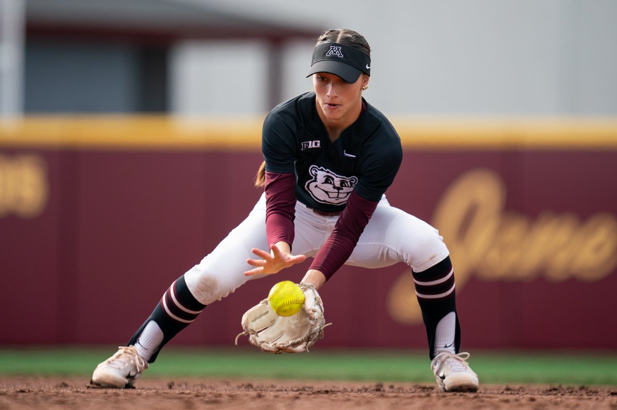 GopherSoftball's tweet photo. Fun first weekend! 😁

#GSB | #SkiUMah https://t.co/hTeCeNAApk