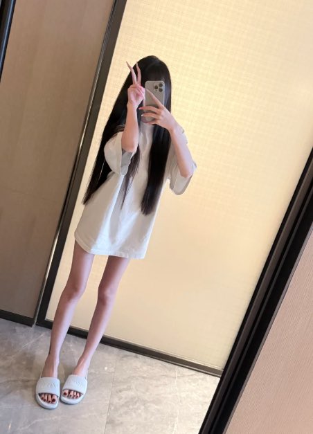 MaryWilsonzeac's tweet photo. 大早上的有人看我15岁的福吗
不要🚪 
看到就会发 https://t.co/kcogMTTokn