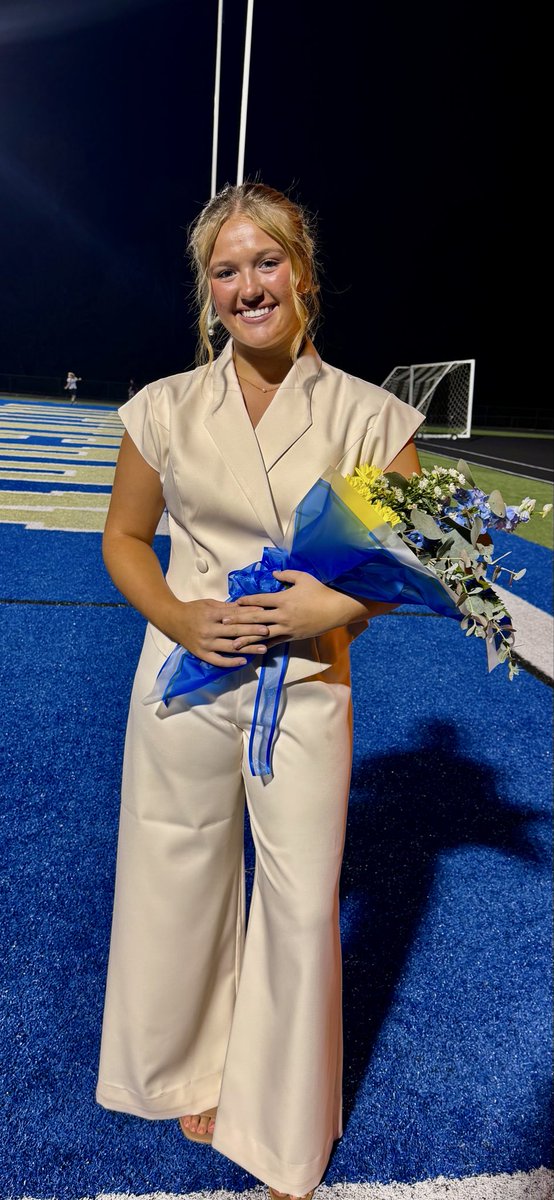 CourtBrewer55's tweet photo. I am truly honored and grateful to have been nominated by my classmates to represent the freshman class for Homecoming Royalty!!!💙💛@TinaWiley03 @fastpitchwatch @SoftballBYB @NFCAorg @TopPreps @PrepSoftball @Coast2CoastBsbl @LineDsoftball @ExtraInningSB @BamaSparks2011 @TOP_D1RECRUITS @tagupSoftball @ondecksoftball @SoftbalAmerica @USASoftball @D1Softball