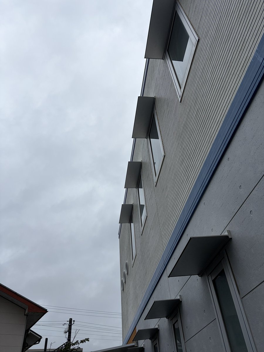 ChigasakiCC's tweet photo. おはようございます。
茅ヶ崎市 ９月最後の月曜も雨空ですが、９月が終われば晴れの日が続きそう☀

今週もよろしくお願いいたします。

＃まだ台風の心配があるけど
#企業公式が毎朝地元の天気を言い合う https://t.co/2VXf1Hf6cO