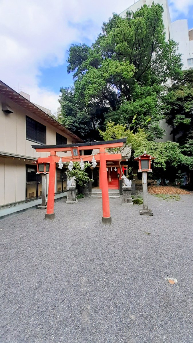 shrinepilgrim's tweet photo. 小梳神社
#静岡市
#葵区
#紺屋町
#建速須佐之男命
#奇稲田姫命
#神社参拝
#shrine
#shintoshrine
#shrinepilgrim
#pilgrim
#pilgrimage
#localguides
#tankensurujapan https://t.co/wLBTNfjP6M
