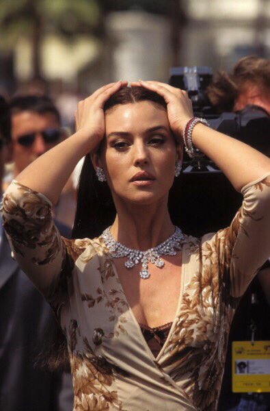 _ArchiveFashion's tweet photo. Monica Bellucci Cannes 1997 https://t.co/XwgwrjRWOG