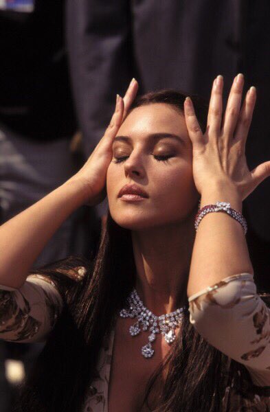 _ArchiveFashion's tweet photo. Monica Bellucci Cannes 1997 https://t.co/XwgwrjRWOG