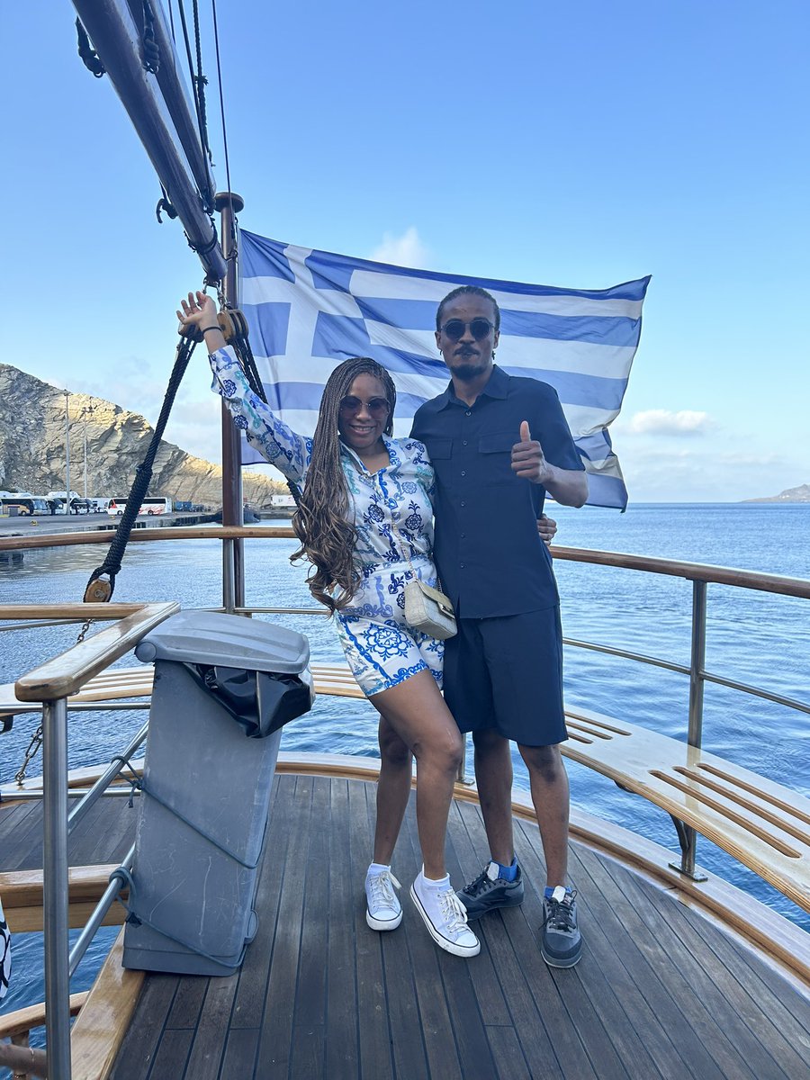simi_b100's tweet photo. My wife &amp; I in:

Canada 🇨🇦
England 🏴󠁧󠁢󠁥󠁮󠁧󠁿
Greece 🇬🇷
Italy 🇮🇹 https://t.co/ChRaMiBBkS