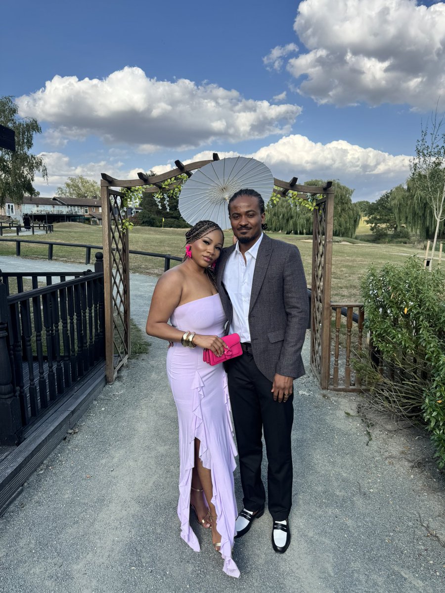 simi_b100's tweet photo. My wife &amp; I in:

Canada 🇨🇦
England 🏴󠁧󠁢󠁥󠁮󠁧󠁿
Greece 🇬🇷
Italy 🇮🇹 https://t.co/ChRaMiBBkS