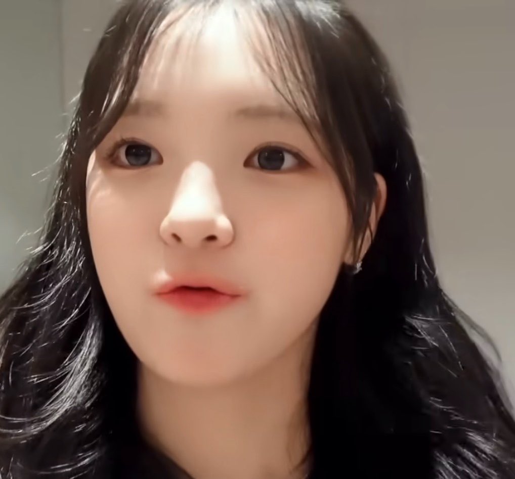 S2pitapat's tweet photo. 네정체를밝혀라 https://t.co/ZwDlqDMUH9