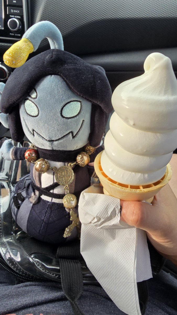 Pierolliace's tweet photo. A treat as big as him 😅 https://t.co/1eGyQizARe