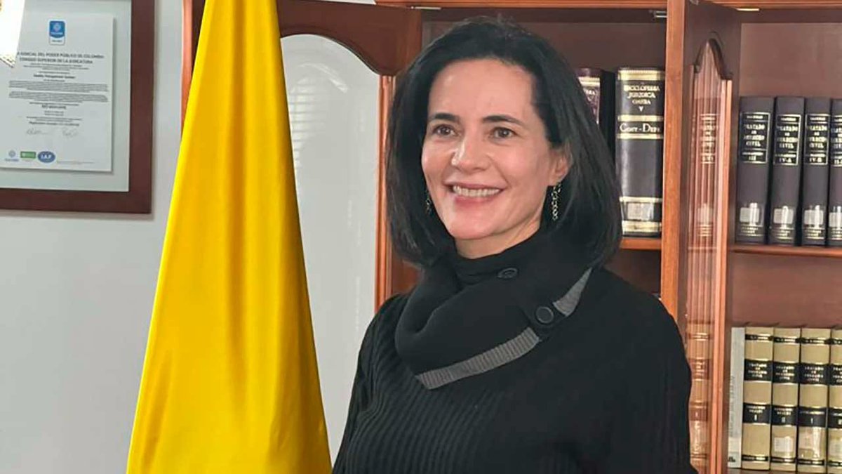 lavozdeyopal's tweet photo. La abogada Beatriz Eugenia Vélez Vengoechea, es la nueva presidenta de #Colpensiones.

https://t.co/HtZHlCTMDE https://t.co/PbQVyGfgKZ