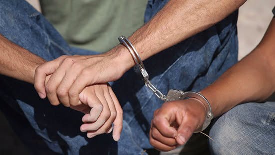 lavozdeyopal's tweet photo. Allanamiento en #Orocué deja a cinco personas detenidas y varias incautaciones.

https://t.co/1syMKGrbgk https://t.co/sM8Cx6GBme