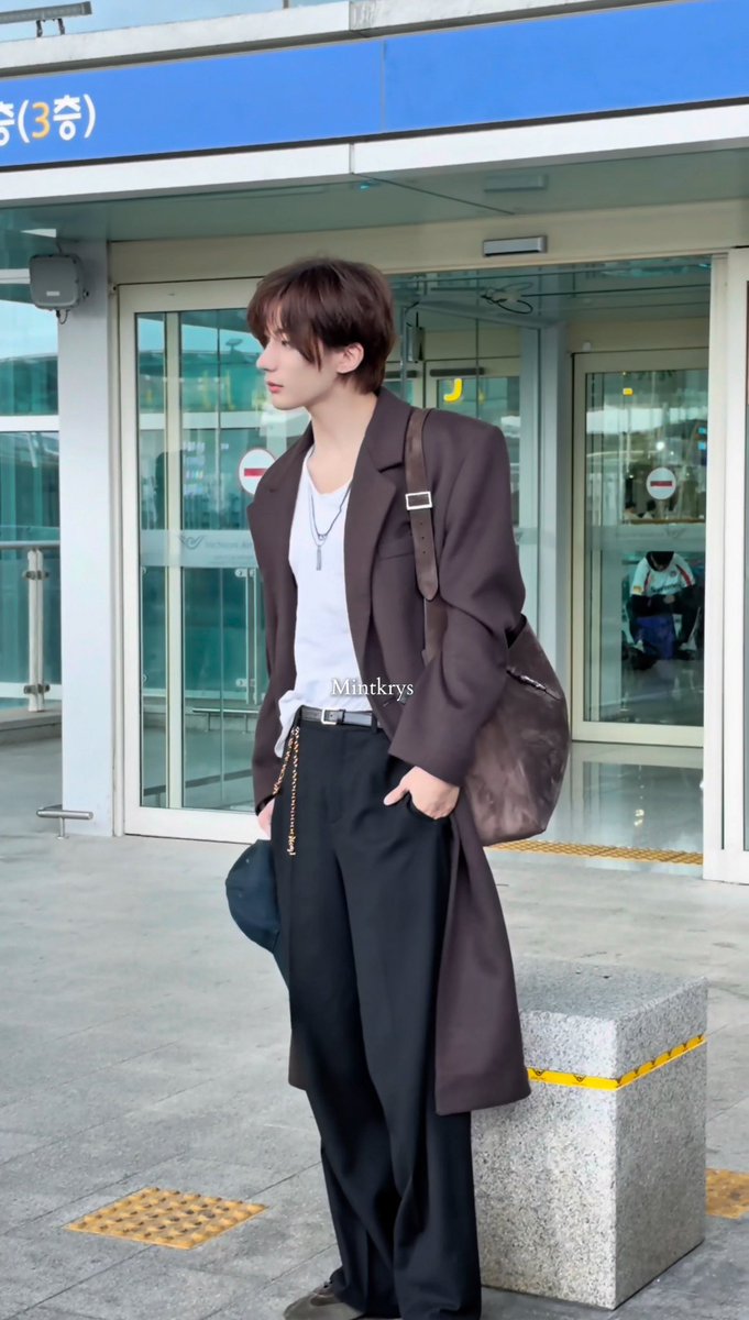 mintkrys_02's tweet photo. 말도 안된 비율…
#앤톤 #ANTON https://t.co/CWEDs61j4v