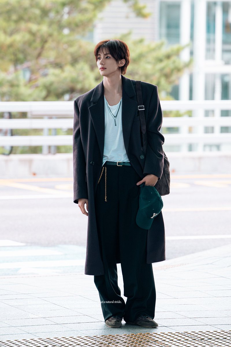 Andanteton's tweet photo. 260928 ICN
#ANTONxSaintLaurent 
#SaintLaurent @YSL
#ANTON #RIIZE #앤톤 #라이즈 #アントン https://t.co/iv73DErJcR