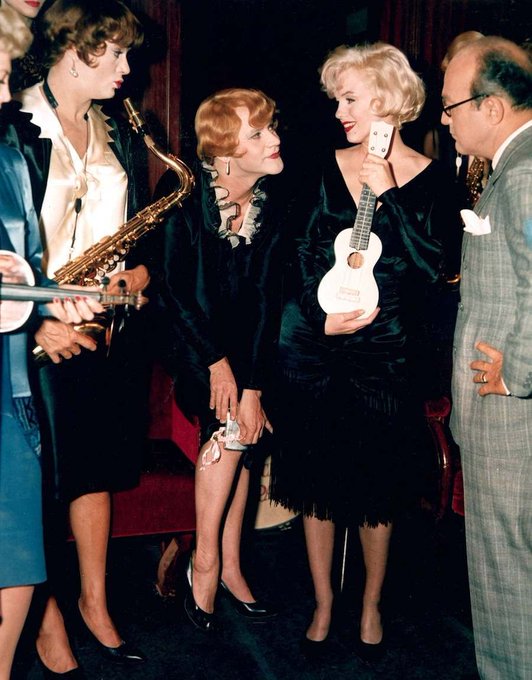 JoAnnDiVerdi's tweet photo. @DADiClementi @tcm Deb, I admire Jack's legs! #SomeLikeItHot https://t.co/O46wIp24Gt