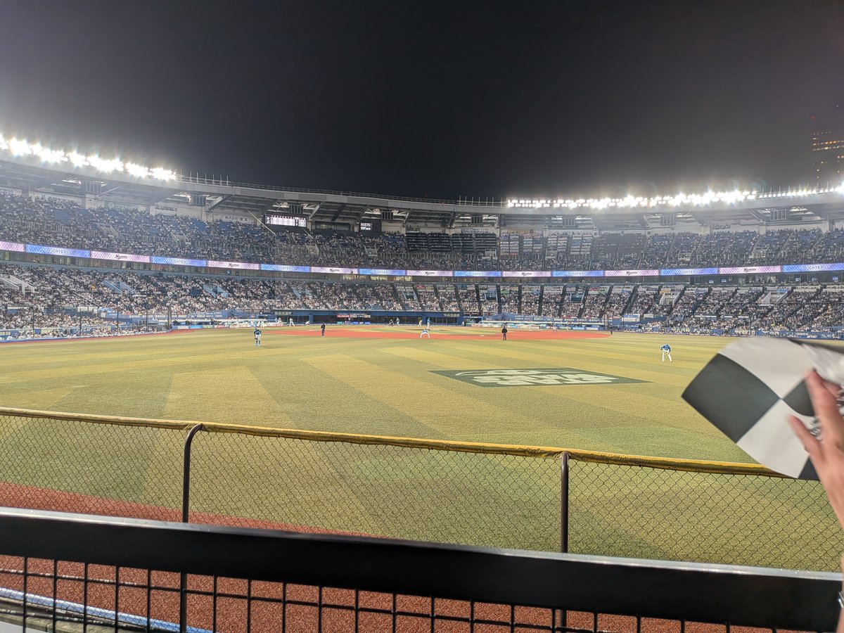 occkey_9106's tweet photo. 昨日はライスタからマリーンズ勝利を見届けましたー👏
勝敗よりも仲間と応援できたことが一番楽しかったー😆

試合前に日ハムファンとコンササポの方と初対面☺️
宮崎遠征行ったらしくめっちゃ話盛り上がったー⤴️⤴️
娘さんは柏サポに憧れてるらしい😯
柏サポではなかったけど嬉しいよー😆

#千葉ロッテマリーンズ
#北海道日本ハムファイターズ
#ZOZOマリンスタジアム