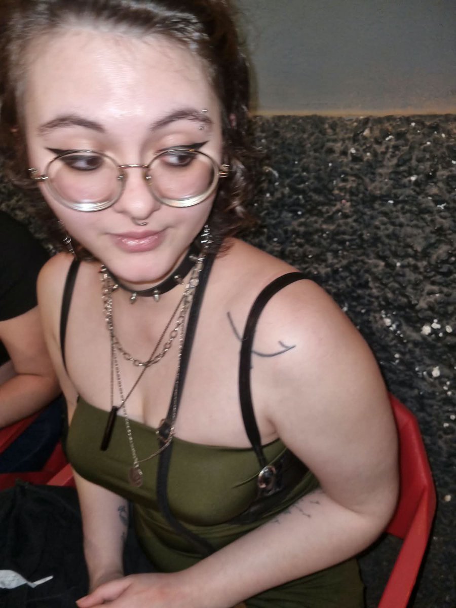 Winfieldsss's tweet photo. Eu quando tenho uma tatuagem da Amazon no ombro https://t.co/UStqObVVWx