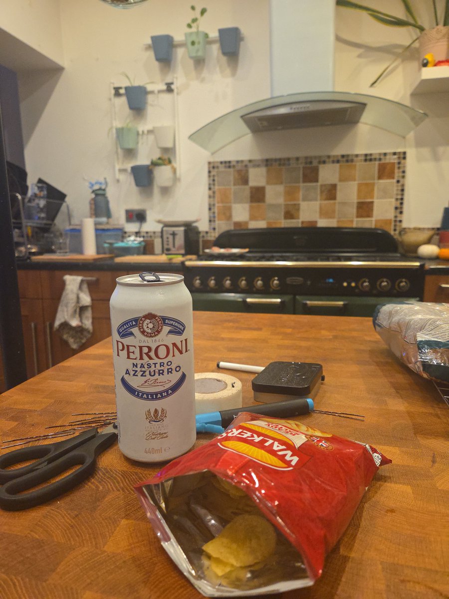 shylexed's tweet photo. biggest adventure in my life is deciding whether to have a bagel or noodles #DrainIt #Cholesteroltwt https://t.co/gg2hLCNlQI