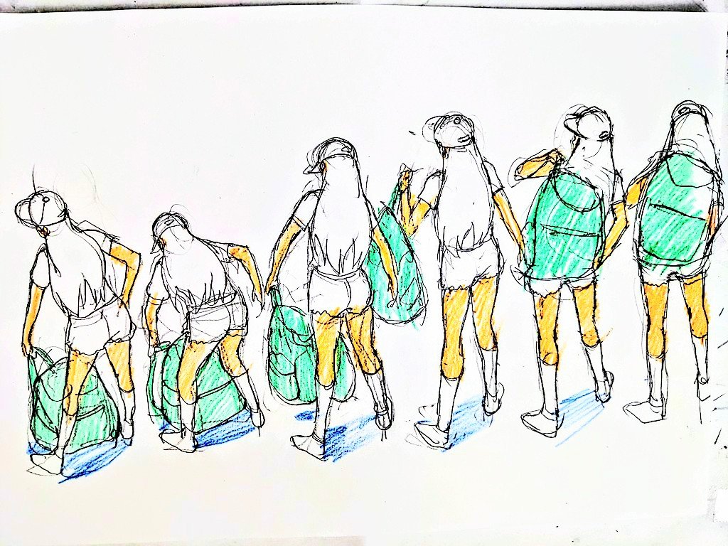 sim_kyrm's tweet photo. 一枚の絵を元絵にして角度を変えるとか、ポーズを変えるとかは、昔は新人に強く指導されたので新人の試験や課題でよく出されてました。私は不逞の新人でサボってばかりいたので同期に差をつけられました。今は昔みたいな教え方をすると犯罪になりかねないので、良い時代になりました。 https://t.co/5u8FOvQD1s