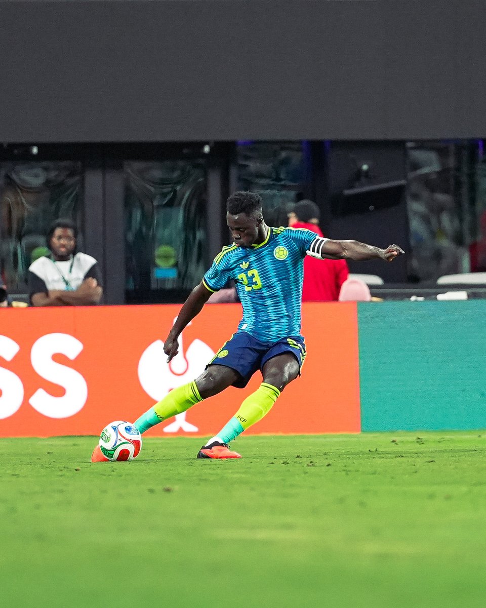 daosanchez26's tweet photo. Representar a mi país ya es un sueño, hacerlo como capitán lo hizo aún más especial. 🇨🇴❤️ https://t.co/sOqJ30vw5a