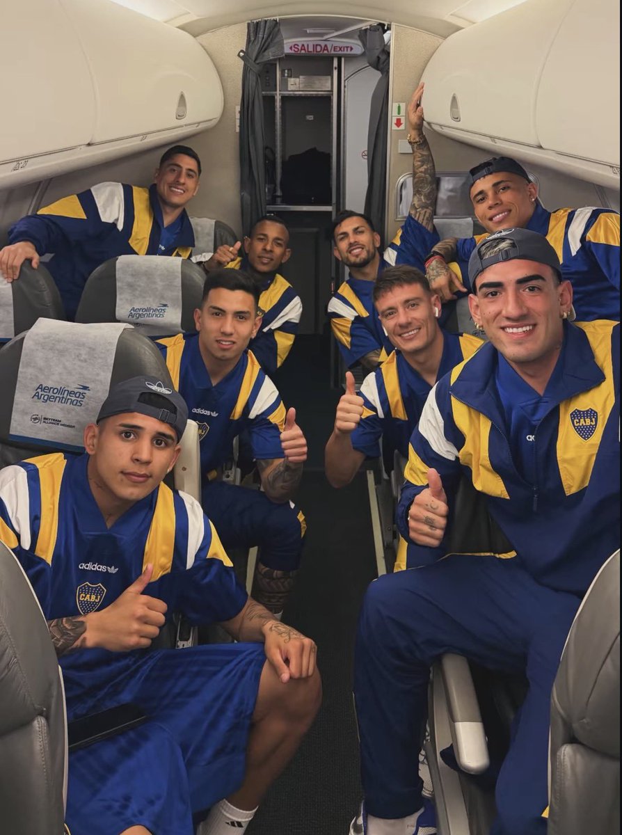 la12tuittera's tweet photo. ✈️Fuimos, ganamos, volvimos. 💙💛💙 https://t.co/WhuQ2yWUuZ
