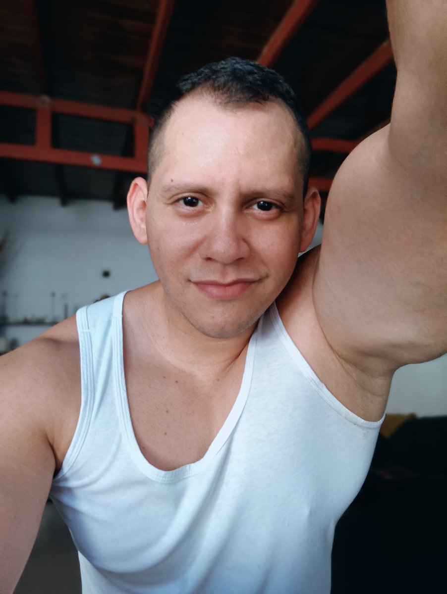 INGWLE89's tweet photo. Hola, Qué hacen? 😁 https://t.co/jmnZuRAQcA