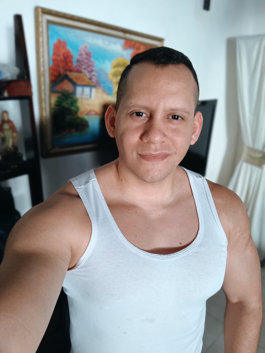 INGWLE89's tweet photo. Hola, Qué hacen? 😁 https://t.co/jmnZuRAQcA